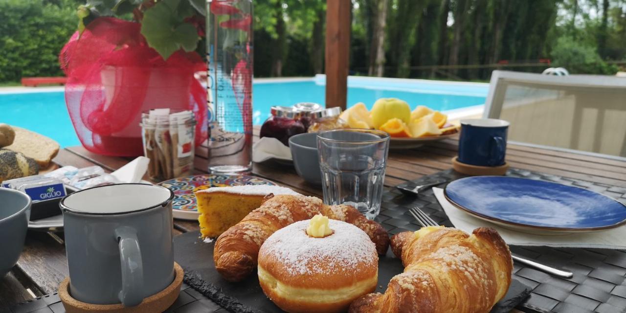 Bed and Breakfast Casale Del Sole Garda Monzambano Exterior foto