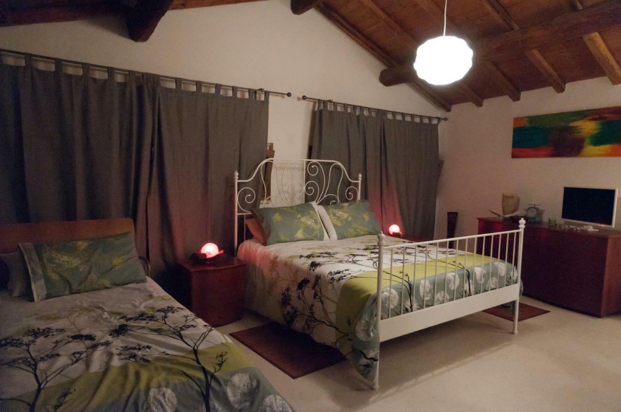 Bed and Breakfast Casale Del Sole Garda Monzambano Exterior foto