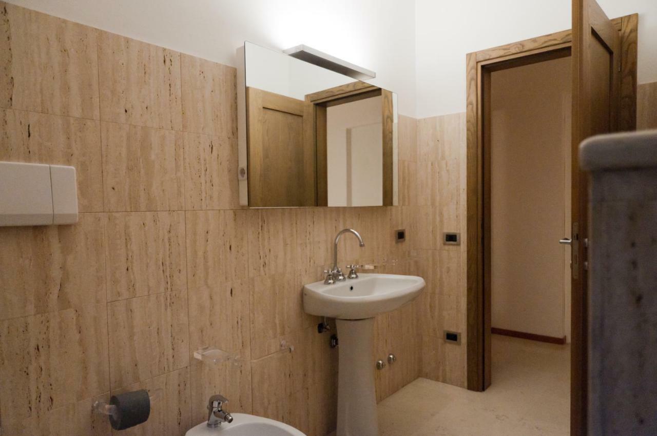 Bed and Breakfast Casale Del Sole Garda Monzambano Exterior foto