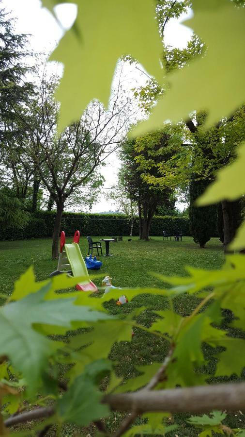 Bed and Breakfast Casale Del Sole Garda Monzambano Exterior foto