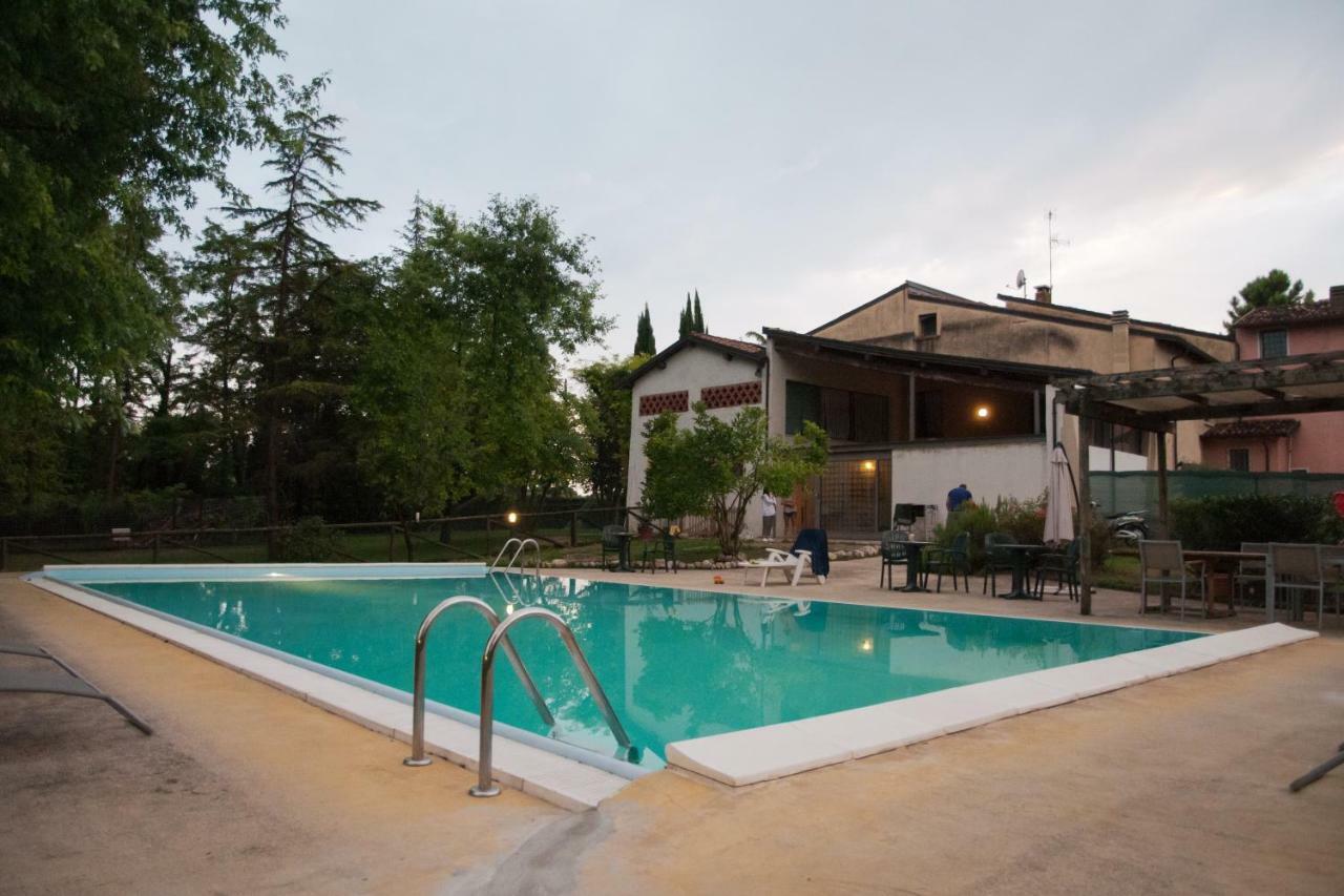 Bed and Breakfast Casale Del Sole Garda Monzambano Exterior foto