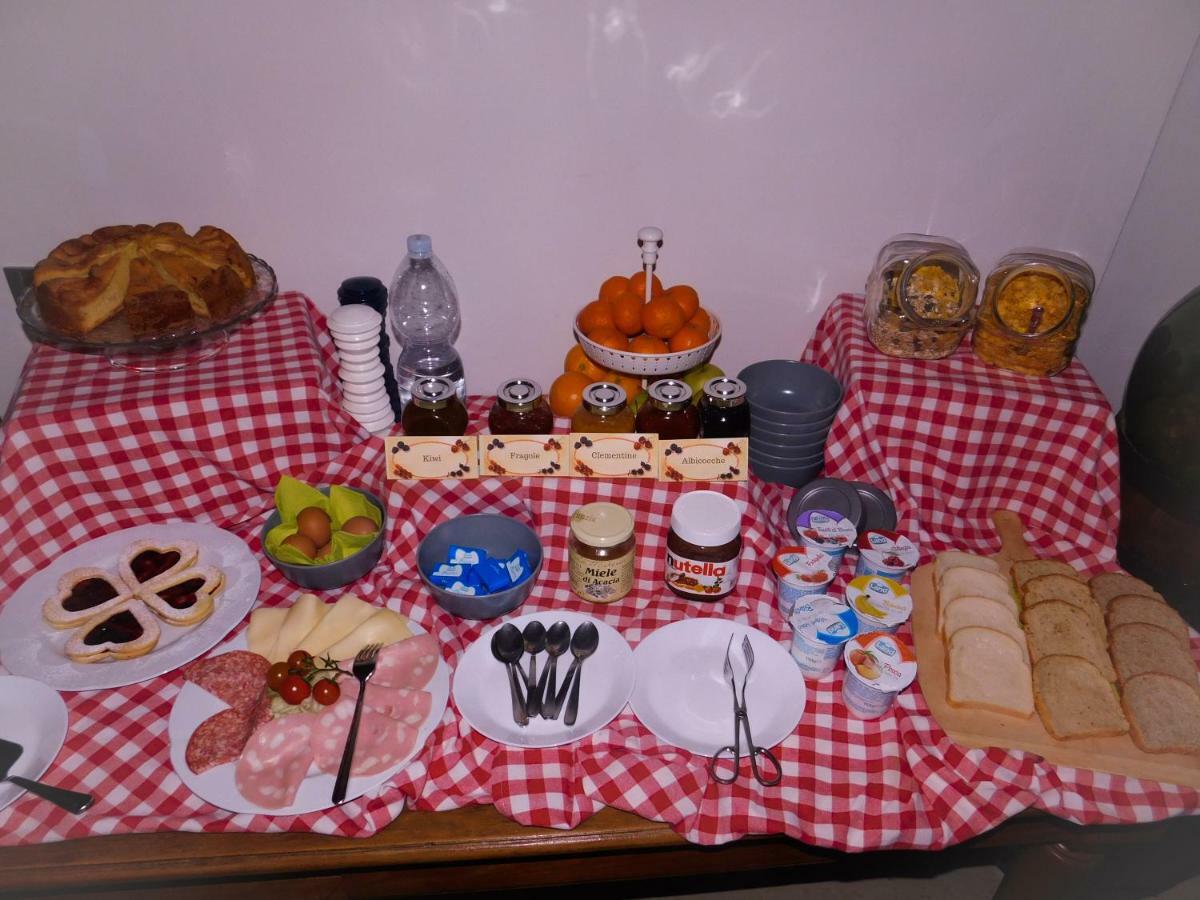 Bed and Breakfast Casale Del Sole Garda Monzambano Exterior foto