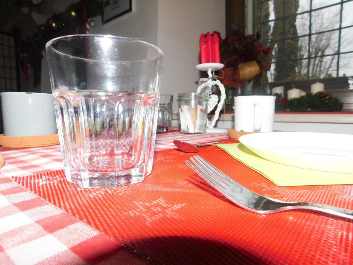 Bed and Breakfast Casale Del Sole Garda Monzambano Exterior foto