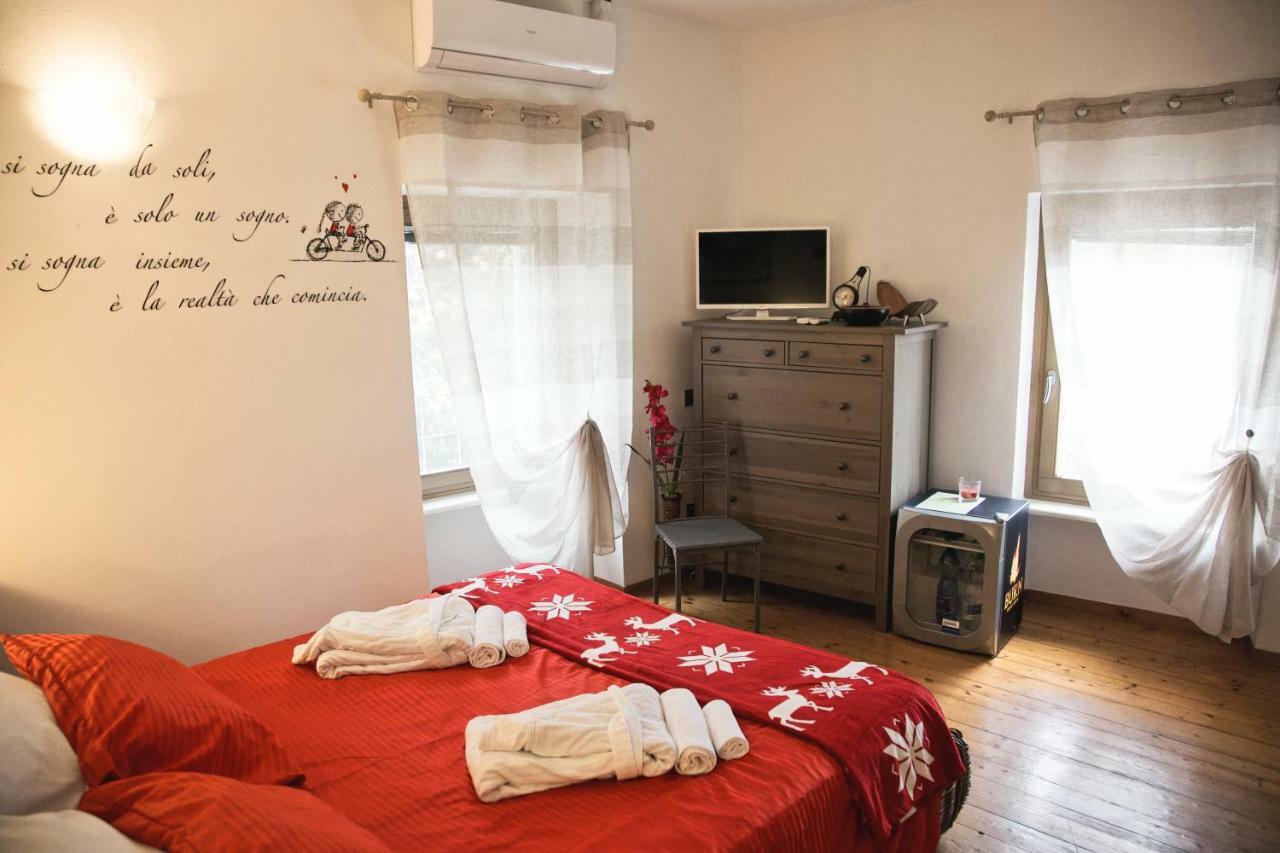 Bed and Breakfast Casale Del Sole Garda Monzambano Exterior foto
