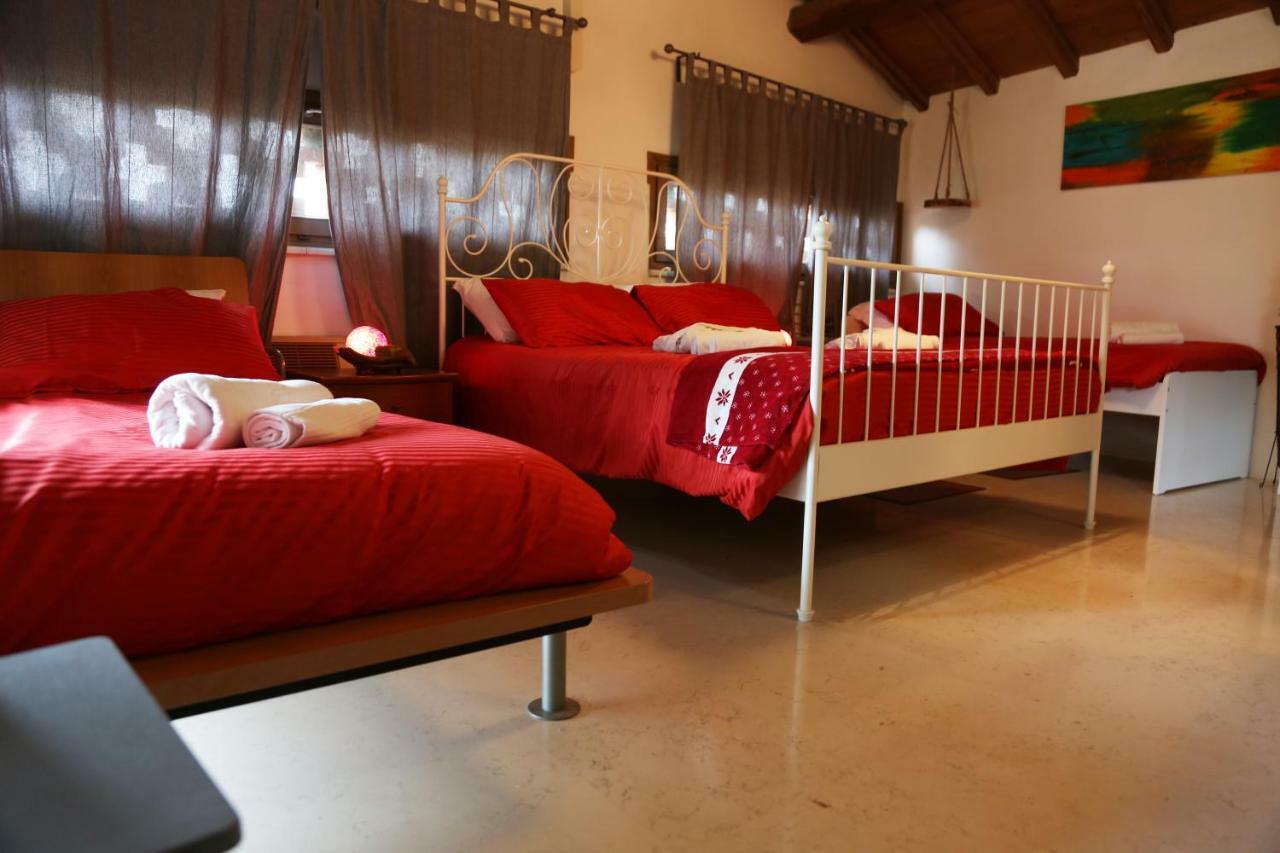Bed and Breakfast Casale Del Sole Garda Monzambano Exterior foto