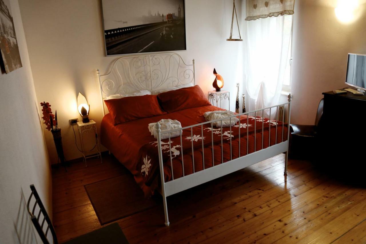 Bed and Breakfast Casale Del Sole Garda Monzambano Exterior foto